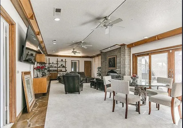 Photo 3 of Single family home for sale at 2961 Twin Acres Dr, Norman, OK 73071 | MLS# 1243803 | Listing updated on 2026-08-21