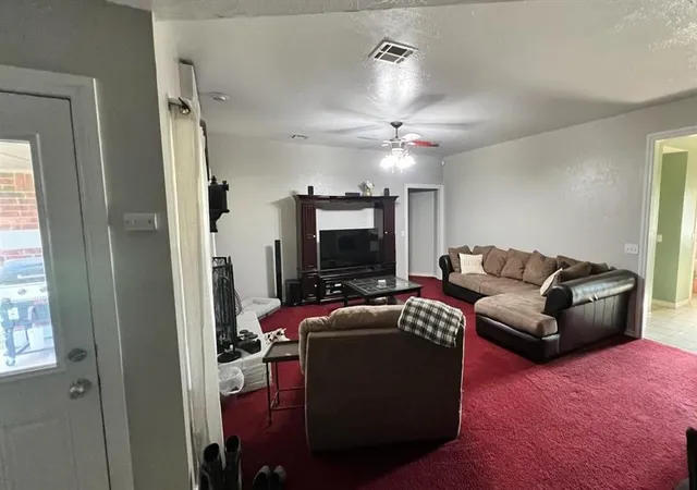 Photo 4 of Single family home for sale at 11055 N Lily Ln, Edmond, OK 73025 | MLS# 1243811 | Listing updated on 2026-08-21