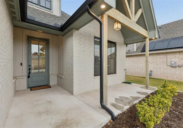 Photo 2 of Sale Pending at 2333 Ridge Pine Rd, Edmond, OK 73034 | MLS# 1243815 | Listing updated on 2026-08-28