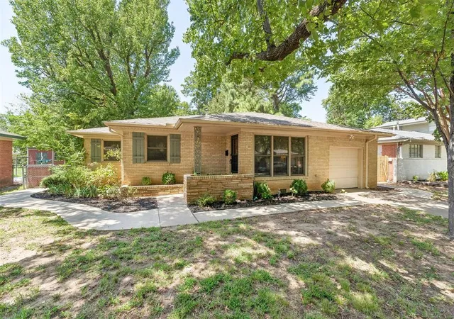 Photo 3 of Sale Pending at 106 S Sherry Ave, Norman, OK 73069 | MLS# 1243818 | Listing updated on 2026-08-20