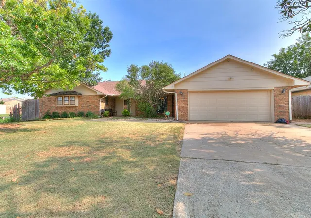 5th image of 2200 Nw 118Th St, Oklahoma City, OK 73120 | MLS# 1243828