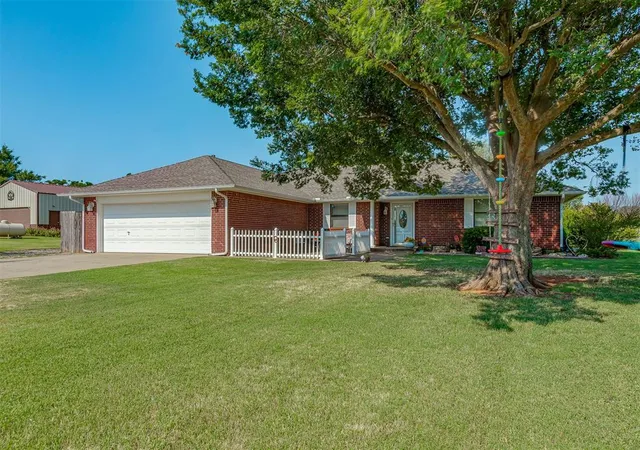 4th image of 413 Summer Oaks Dr, Blanchard, OK 73010 | MLS# 1243836