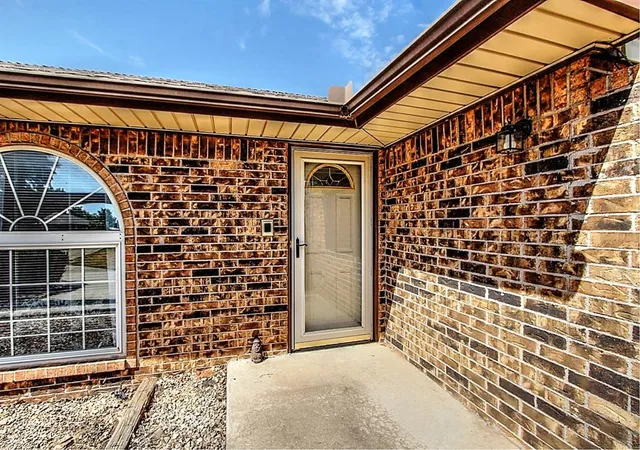 Photo 4 of Sale Pending at 1823 W Rose Oak Dr, Mustang, OK 73064 | MLS# 1243841 | Listing updated on 2026-09-21
