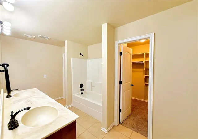 Photo 4 of Single family home for sale at 11136 NW 6th Terrace, Yukon, OK 73099 | MLS# 1243854 | Listing updated on 2026-09-19