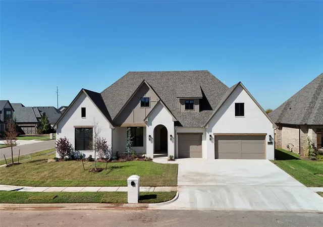 Photo 3 of Single family home for sale at 3000 Fortuna Dr, Norman, OK 73072 | MLS# 1243863 | Listing updated on 2026-10-07