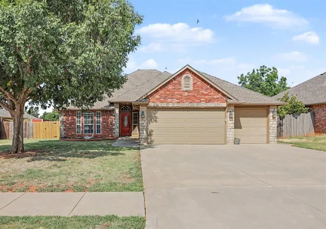 Photo 1 of Sale Pending at 1125 S Oakey Dr, Mustang, OK 73064 | MLS# 1243871 | Listing updated on 2026-09-13