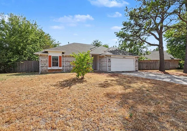 Photo 2 of Sale Pending at 10128 Hollyhead Wy, Yukon, OK 73099 | MLS# 1243886 | Listing updated on 2026-09-18