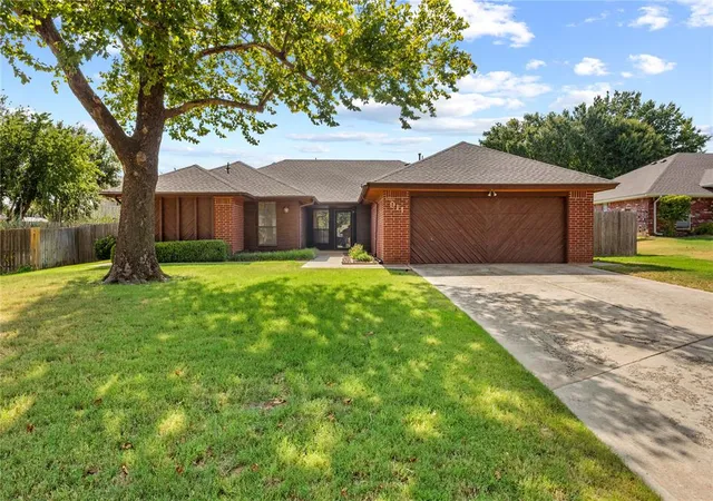 1st image of 911 Claremont St, Weatherford, OK 73096 | MLS# 1243890