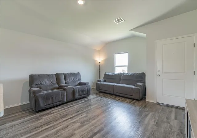 Photo 4 of Single family home for sale at 1400 Land Run Way, El Reno, OK 73036 | MLS# 1243895 | Listing updated on 2026-08-13