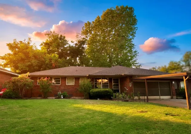 Photo 3 of Single family home for sale at 200 Leonard Ln, Oklahoma City, OK 73110 | MLS# 1243901 | Listing updated on 2026-09-04