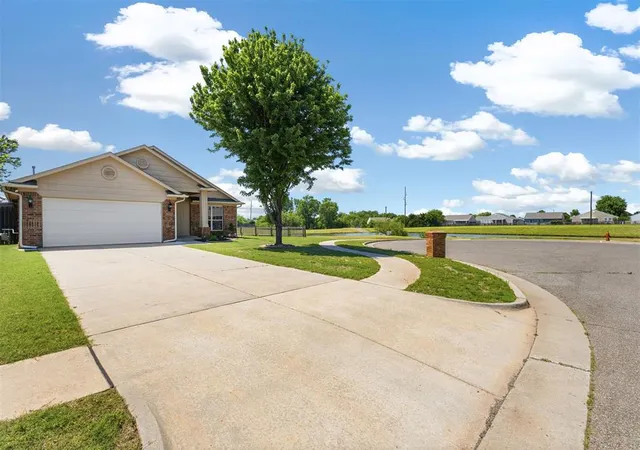 Photo 4 of Single family home for sale at 15809 Windstop Ct, Oklahoma City, OK 73170 | MLS# 1243906 | Listing updated on 2026-08-19