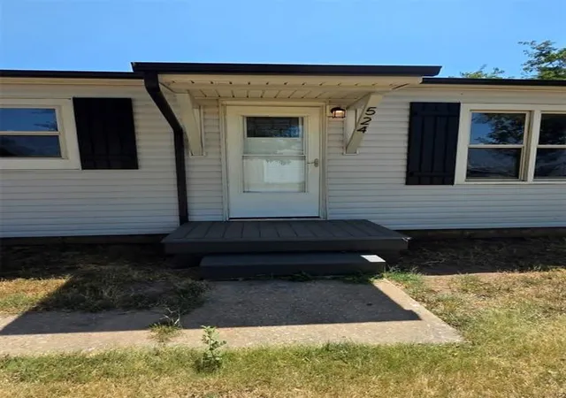 2nd image of 524 W 1st St, Stroud, OK 74079 | MLS# 1243919
