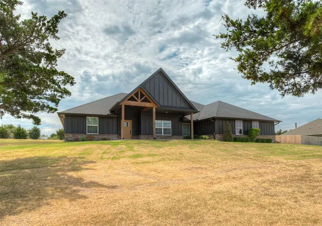 Photo 4 of Sale Pending at 9770 Pastoral Dr, Guthrie, OK 73044 | MLS# 1243926 | Listing updated on 2026-09-04