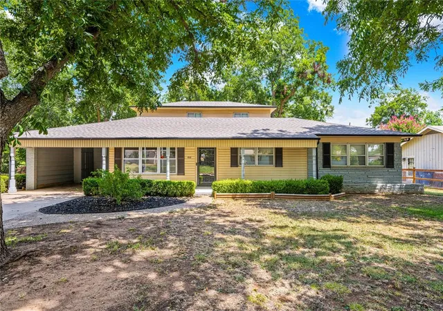 1st image of 1532 Pearl St, Duncan, OK 73533 | MLS# 1243930