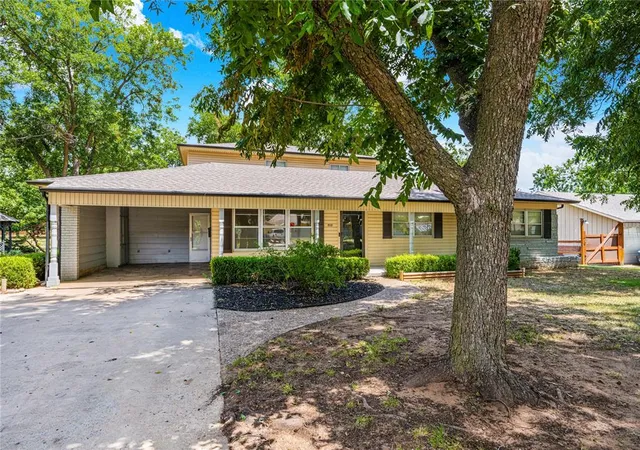 2nd image of 1532 Pearl St, Duncan, OK 73533 | MLS# 1243930