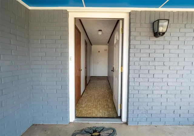 Photo 4 of Single family home for sale at 1216 Glenwood Dr, Moore, OK 73160 | MLS# 1243932 | Listing updated on 2026-10-03