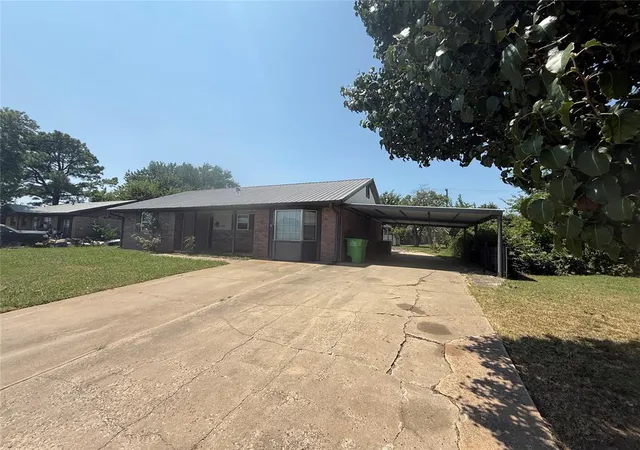 Photo 3 of Single family home for sale at 1023 Meadowbrook Ln, Prague, OK 74864 | MLS# 1243935 | Listing updated on 2026-10-07
