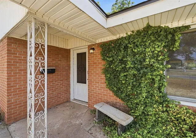 Photo 4 of Single family home for sale at 1731 N Hudson St, Altus, OK 73521 | MLS# 1243938 | Listing updated on 2026-08-12