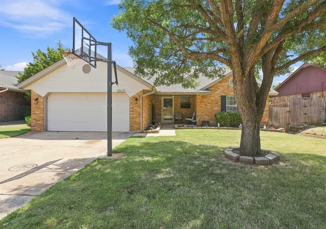 Photo 2 of Single family home for sale at 18412 Scarlet Oak Ln, Edmond, OK 73012 | MLS# 1243939 | Listing updated on 2026-09-08