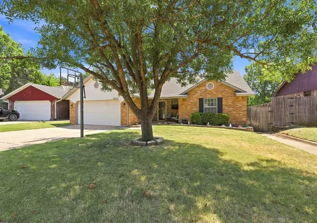 Photo 3 of Single family home for sale at 18412 Scarlet Oak Ln, Edmond, OK 73012 | MLS# 1243939 | Listing updated on 2026-09-08