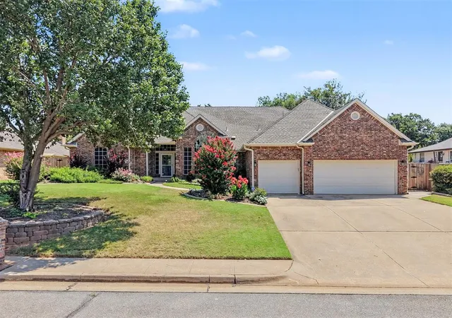 Photo 1 of Sale Pending at 1112 N Creek Dr, Edmond, OK 73034 | MLS# 1243944 | Listing updated on 2026-08-15