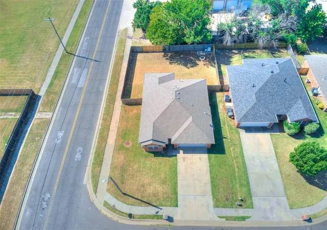 Photo 3 of Sale Pending at 204 John Rausch Ln, Edmond, OK 73003 | MLS# 1243955 | Listing updated on 2026-08-19