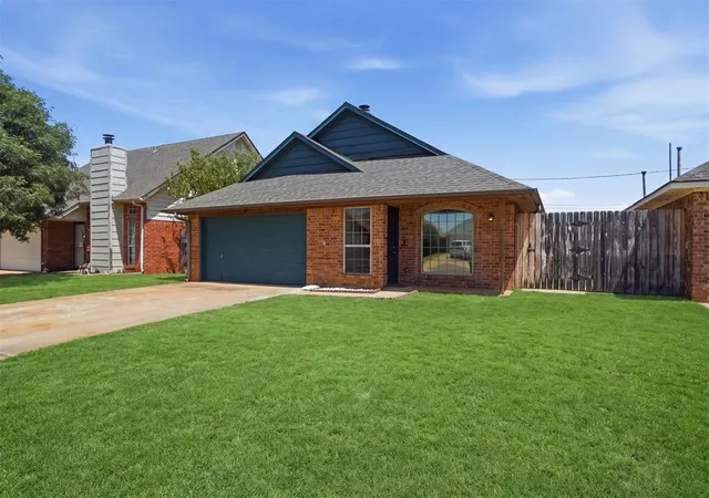Photo 1 of Sale Pending at 2816 Shiloh Ln, Altus, OK 73521 | MLS# 1243961 | Listing updated on 2026-09-05