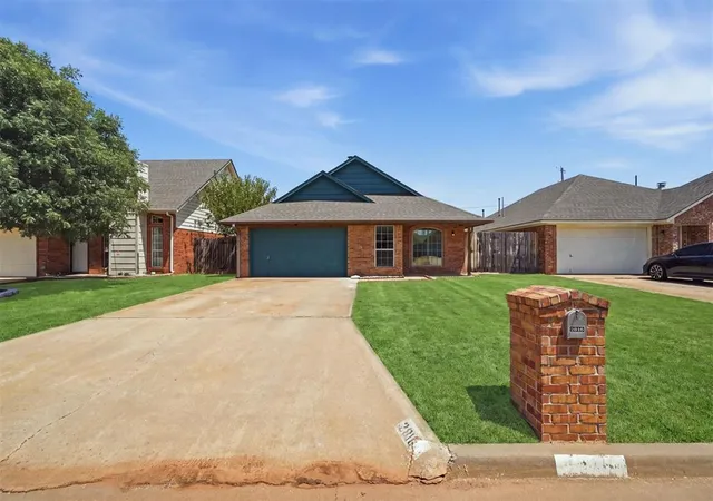 Photo 2 of Sale Pending at 2816 Shiloh Ln, Altus, OK 73521 | MLS# 1243961 | Listing updated on 2026-09-05
