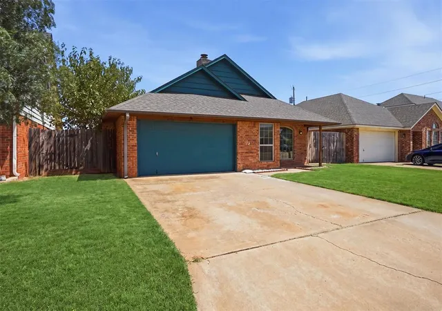 Photo 3 of Sale Pending at 2816 Shiloh Ln, Altus, OK 73521 | MLS# 1243961 | Listing updated on 2026-09-05