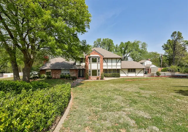 2nd image of 3853 Lewis St, Norman, OK 73026 | MLS# 1243973
