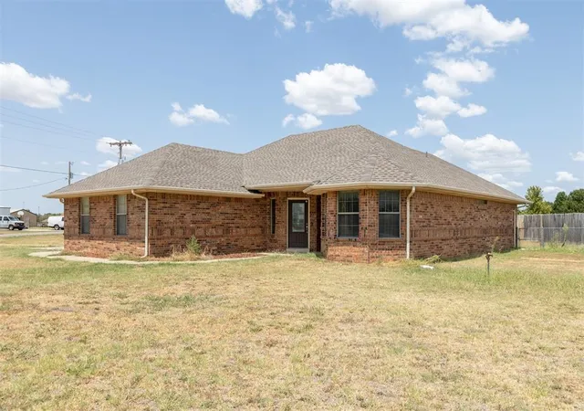 2nd image of 893 S Cemetery Rd, Tuttle, OK 73089 | MLS# 1243985
