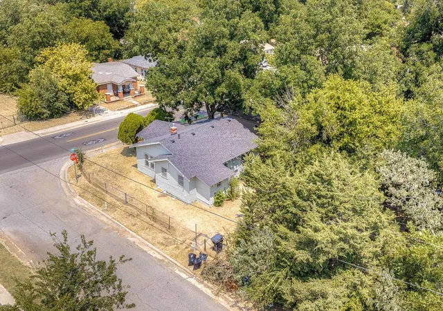 Photo 4 of Single family home for sale at 1400 NE 16th Street, Oklahoma City, OK 73117 | MLS# 1244000 | Listing updated on 2026-08-29