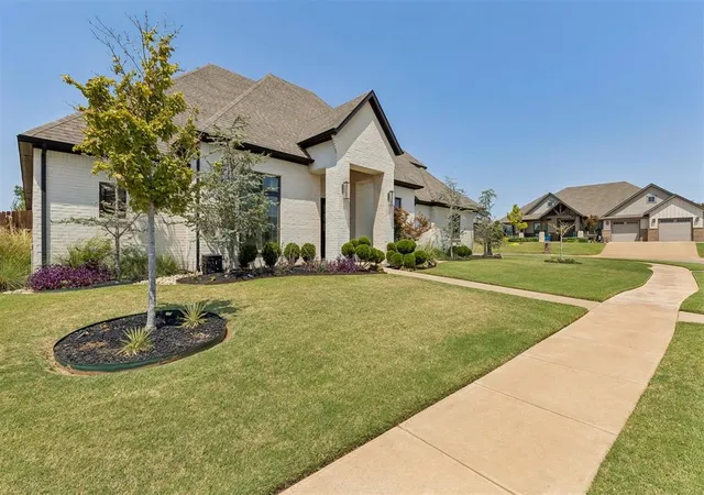 Photo 3 of Sale Pending at 15925 Foxtail Trl, Edmond, OK 73013 | MLS# 1244014 | Listing updated on 2026-08-26