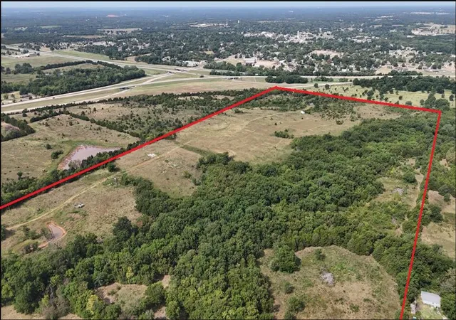 3rd image of 20580 Harrison Rd, Tecumseh, OK 74873 | MLS# 1244022