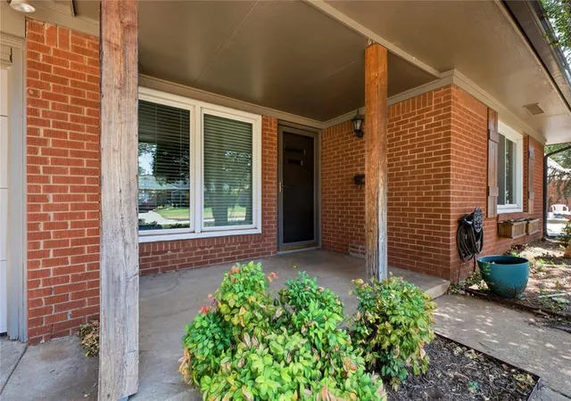 2nd image of 2649 Lakeside Dr, Oklahoma City, OK 73120 | MLS# 1244048
