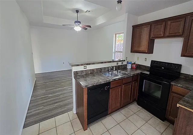 Photo 3 of Sale Pending at 805 Crown Hts Ln, Purcell, OK 73080 | MLS# 1244052 | Listing updated on 2026-08-18