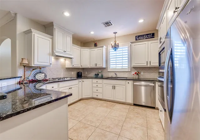 Photo 4 of Sale Pending at 12320 St Luke"s Ln, Oklahoma City, OK 73142 | MLS# 1244056 | Listing updated on 2026-08-27