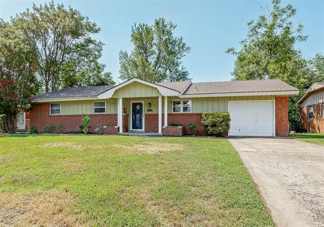 Photo 1 of Single family home for sale at 1312 Glenwood St, Norman, OK 73069 | MLS# 1244064 | Listing updated on 2026-09-21