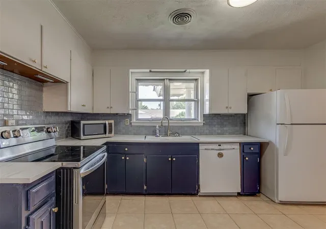 Photo 3 of Single family home for sale at 1312 Glenwood St, Norman, OK 73069 | MLS# 1244064 | Listing updated on 2026-10-04