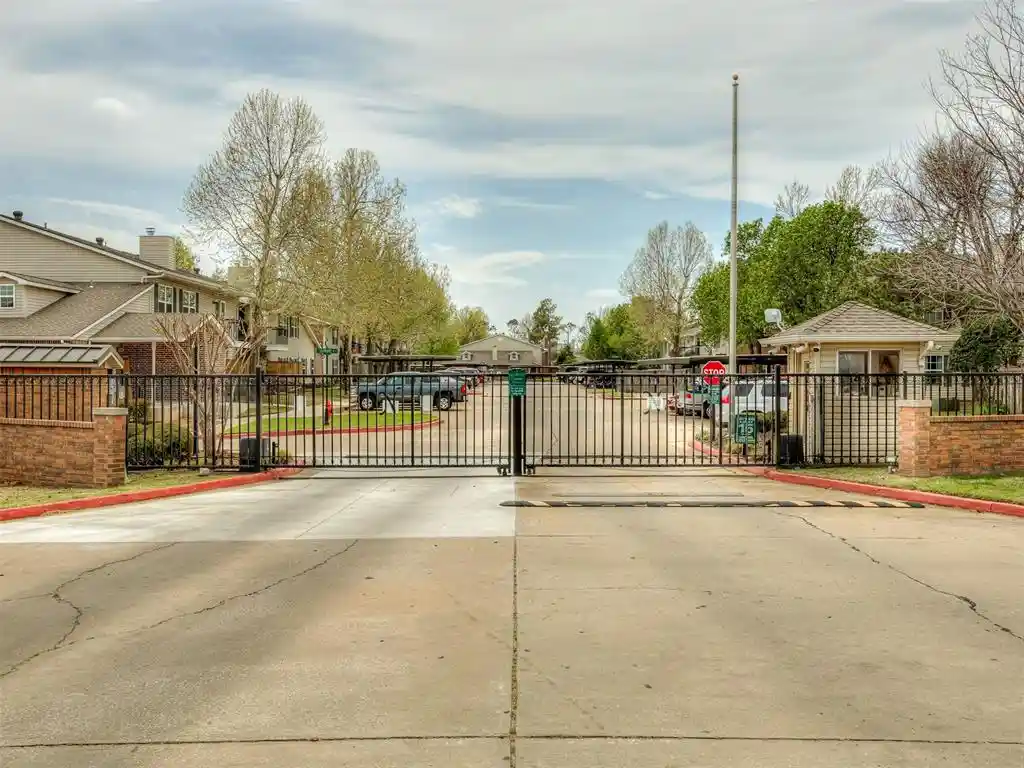 Listing Photo 35 - Condo for sale in 3200 W Britton Rd located at 3200 W Britton Rd, Oklahoma, OK 73120 - Unit #92