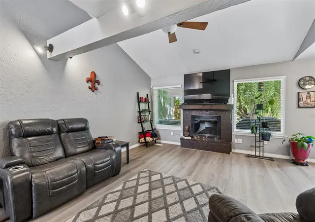 Photo 4 of Sale Pending at 9814 NW Hefner Village Dr, Oklahoma City, OK 73162 | MLS# 1244071 | Listing updated on 2026-09-05