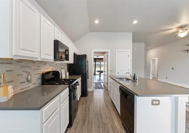 Photo 2 of Single family home for sale at 1430 Lakeview Dr, Edmond, OK 73034 | MLS# 1244074 | Listing updated on 2026-10-30