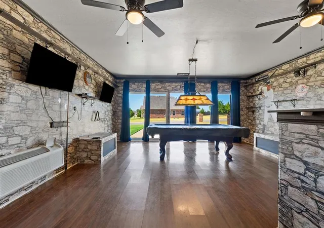 Photo 3 of Single family home for sale at 1430 Lakeview Dr, Edmond, OK 73034 | MLS# 1244074 | Listing updated on 2026-10-30