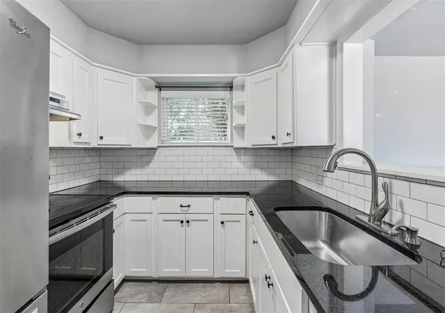 Photo 3 of Sale Pending at 409 W Douglas Dr, Oklahoma City, OK 73110 | MLS# 1244077 | Listing updated on 2026-09-07