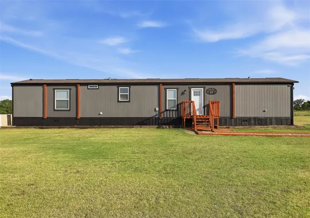 2nd image of 10563 184th St, Lindsay, OK 73052 | MLS# 1244078