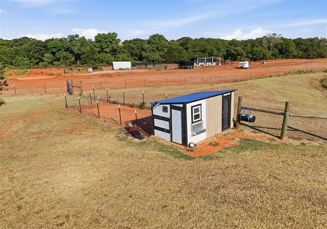 41st image of 10563 184th St, Lindsay, OK 73052 | MLS# 1244078