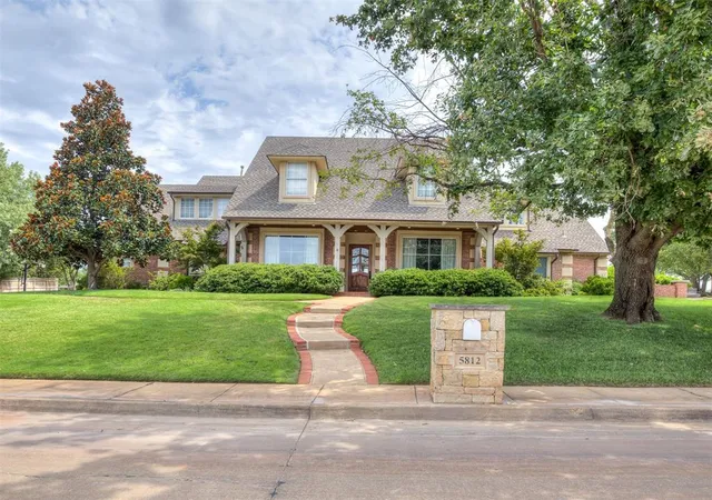 2nd image of 5812 Country Club Dr, Edmond, OK 73025 | MLS# 1244081