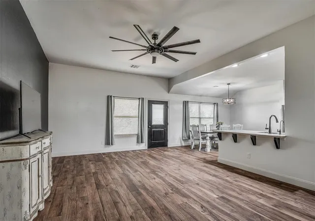 2nd image of 5741 Timberland Xing, Guthrie, OK 73044 | MLS# 1244089