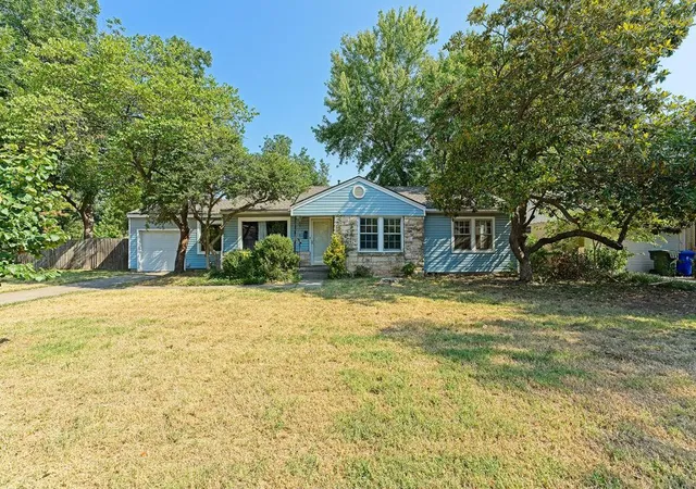 Photo 2 of Sale Pending at 1209 Melrose Dr, Norman, OK 73069 | MLS# 1244093 | Listing updated on 2026-08-14