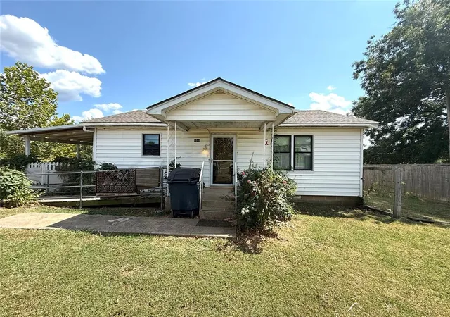 31st image of 1010 W 5th St, Stroud, OK 74079 | MLS# 1244094